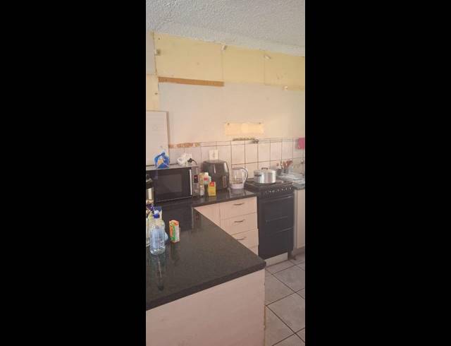 2 BEDROOM PROPERTY TO RENT IN DORANDIA